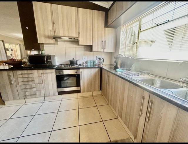 4 BEDROOM HOUSE FOR SALE IN VANDERBIJLPARK SW 1